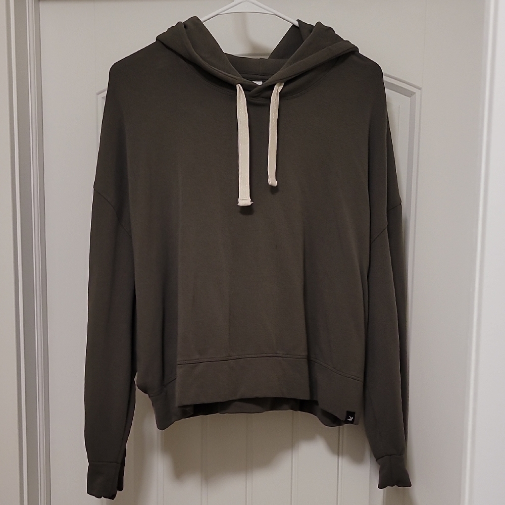 Glyder Women's Vintage Cropped Hoodie in Chive Green